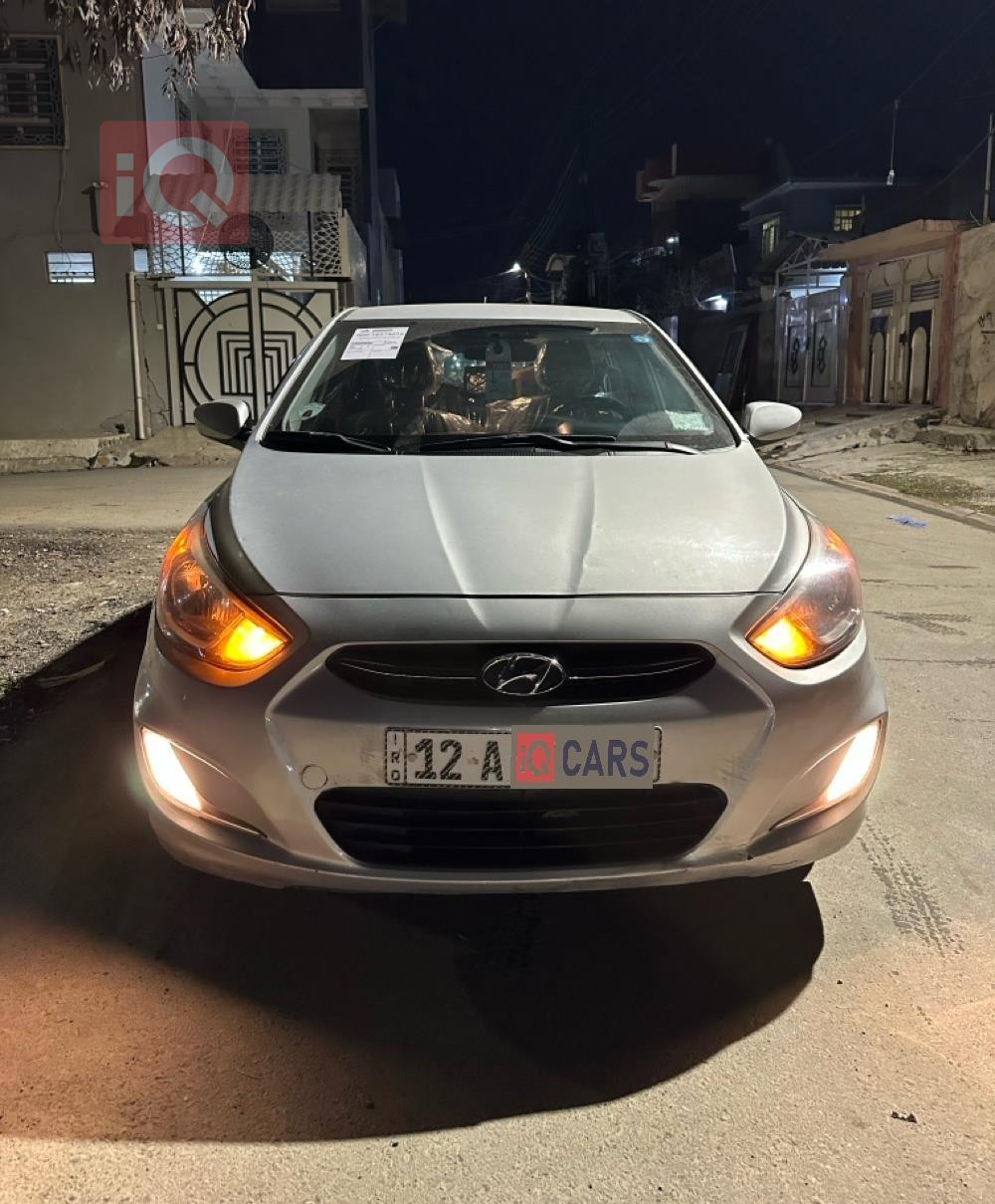 هیۆندای ئەکسنت هاچباک